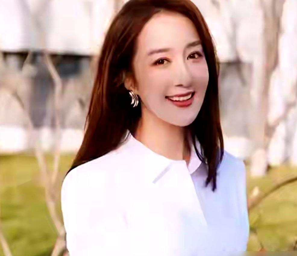 《楚汉传奇》14年了，李依晓当年真把何润东当恋人拍戏，发布会直接就抱。何润东呢？