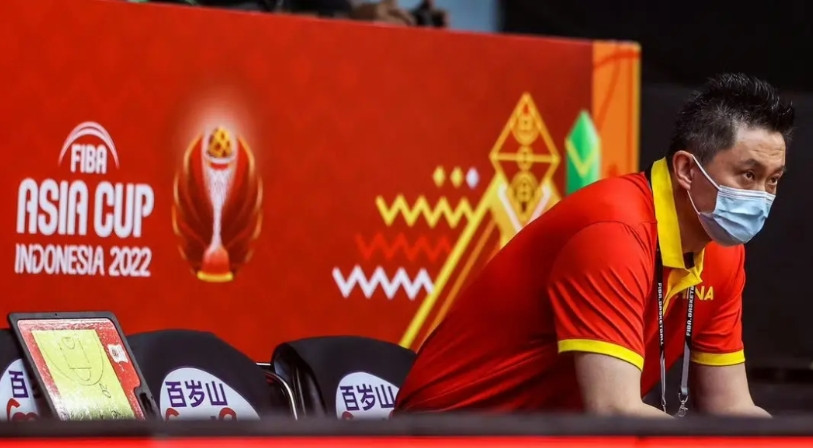 上一次世预赛，还是疫情期间，杜锋带队8胜2负，其中2负都是输给澳大利亚！而目前