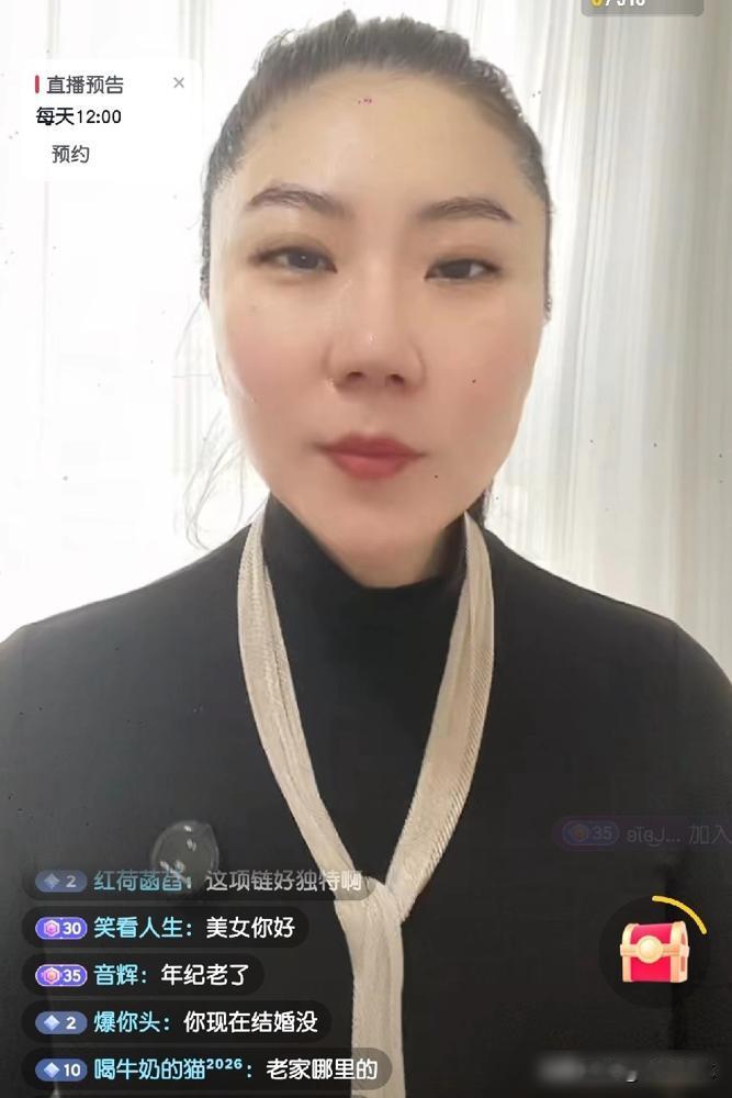 2000万分手费？别逗了。陪了谢贤12年，最后连个自己的窝都没有。现在，41