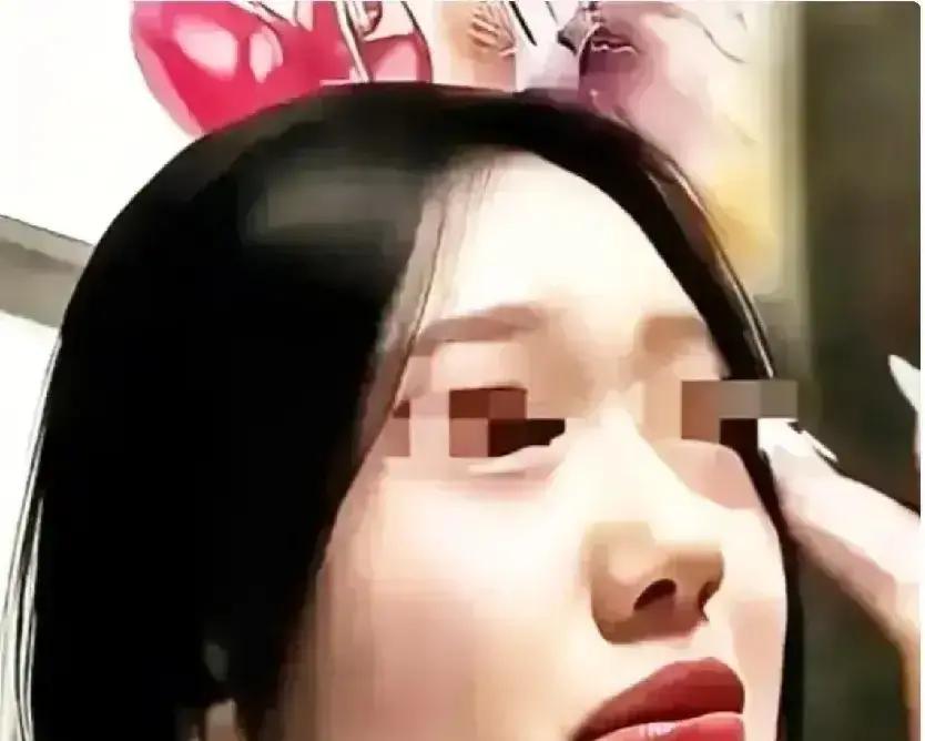 “七年了，我也累了”这是苏州那个男生最后留给姑娘的话，胳膊上还贴着烫伤的药膏