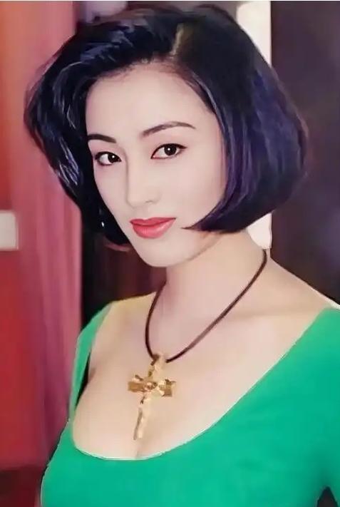 [啤酒]1996年，张敏被向华胜逼得走投无路，揣着所有积蓄逃离香港，孤身闯荡上海