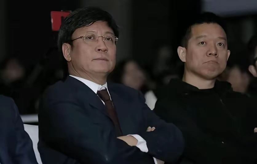 当年孙宏斌还给贾跃亭指点江山，让贾跃亭先不要偿还银行贷款的本金，要先还利息。而贾跃亭可是资本运作的高