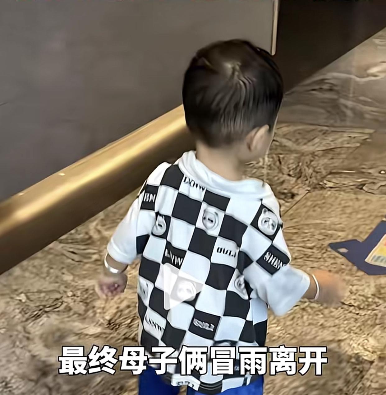 顺德大雨母子被赶，真相来了！当值保安：“你带孩子到廊下避雨，车我帮你推到侧边！