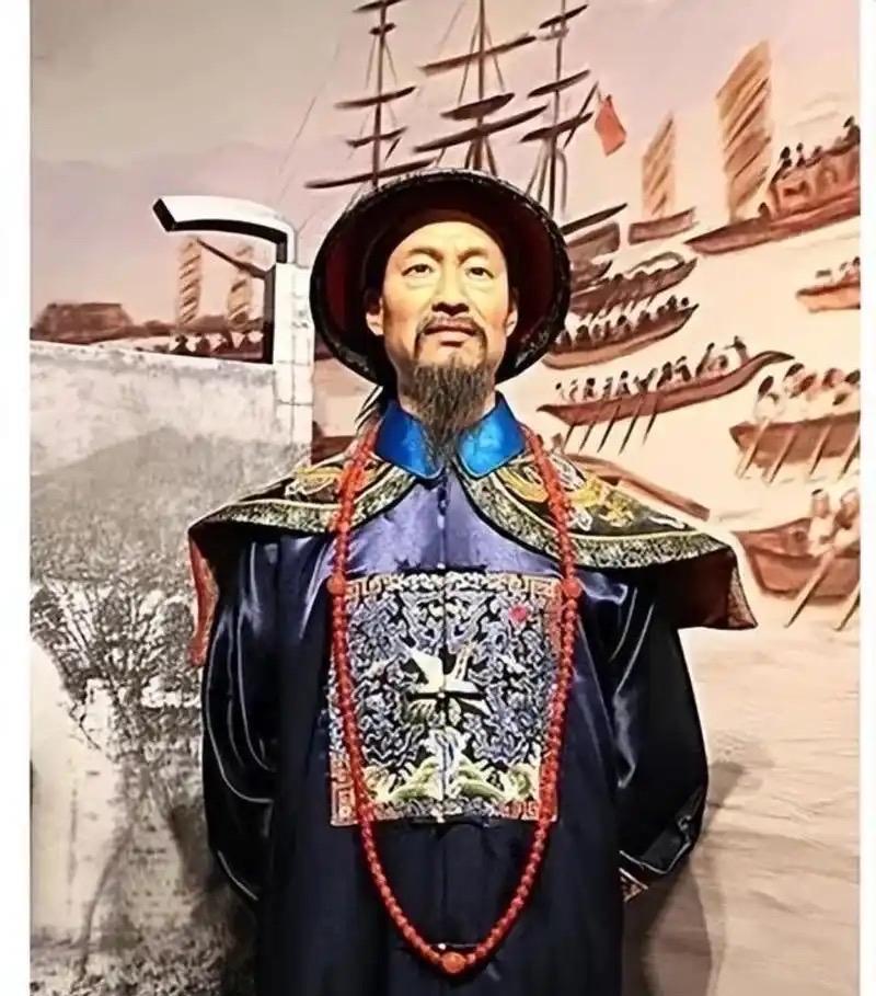 林则徐被贬新疆伊犁，中途歇脚见一妇女哺乳回避，走远后下令：都杀了。道光二十一年，