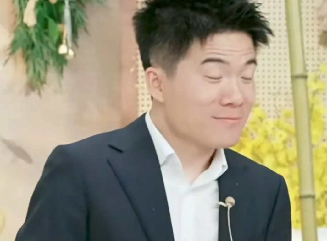 董宇辉被网友追问:“你为什么放那么多天假？”看他怎么回答:“谁比我的年龄大啊？马