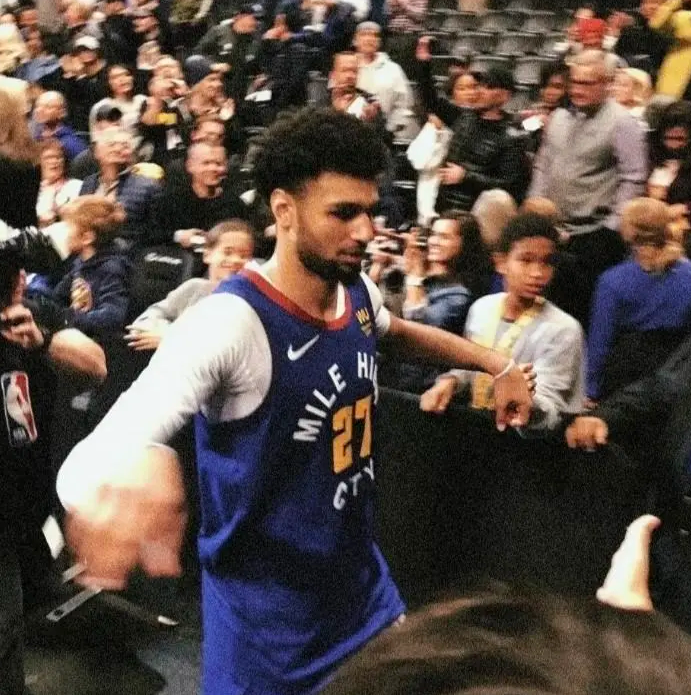 冲击第三，拿下马刺只要我们接下来双杀马刺，和击败雷霆，我们就能保底西决，24