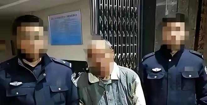 前段时间，有位70多岁的大爷，因为找“特殊服务”被警察蜀黍抓到了，派出所打算罚他