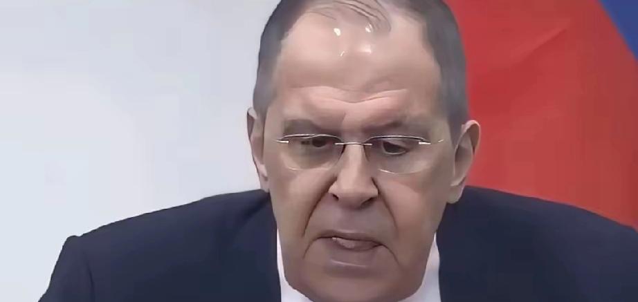 最近伊朗确实拿到了俄罗斯的苏-35战机，不是网上说的48架全到了，而是首批16架