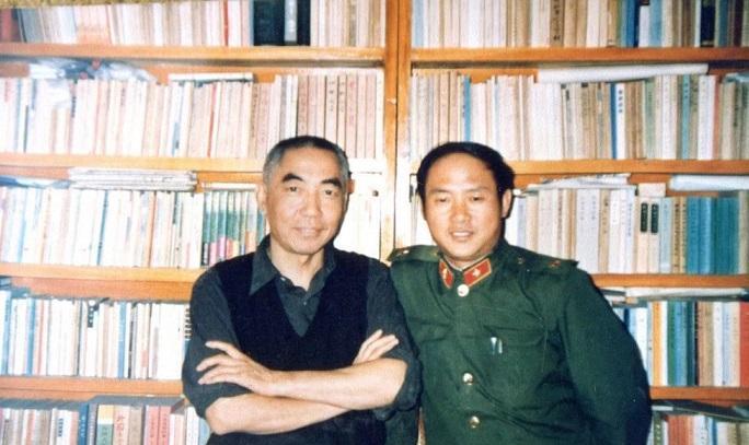 “八个样板戏，一个作家！”这难道是浩然的错吗？相较而言，到底是《丰乳肥臀》、《檀