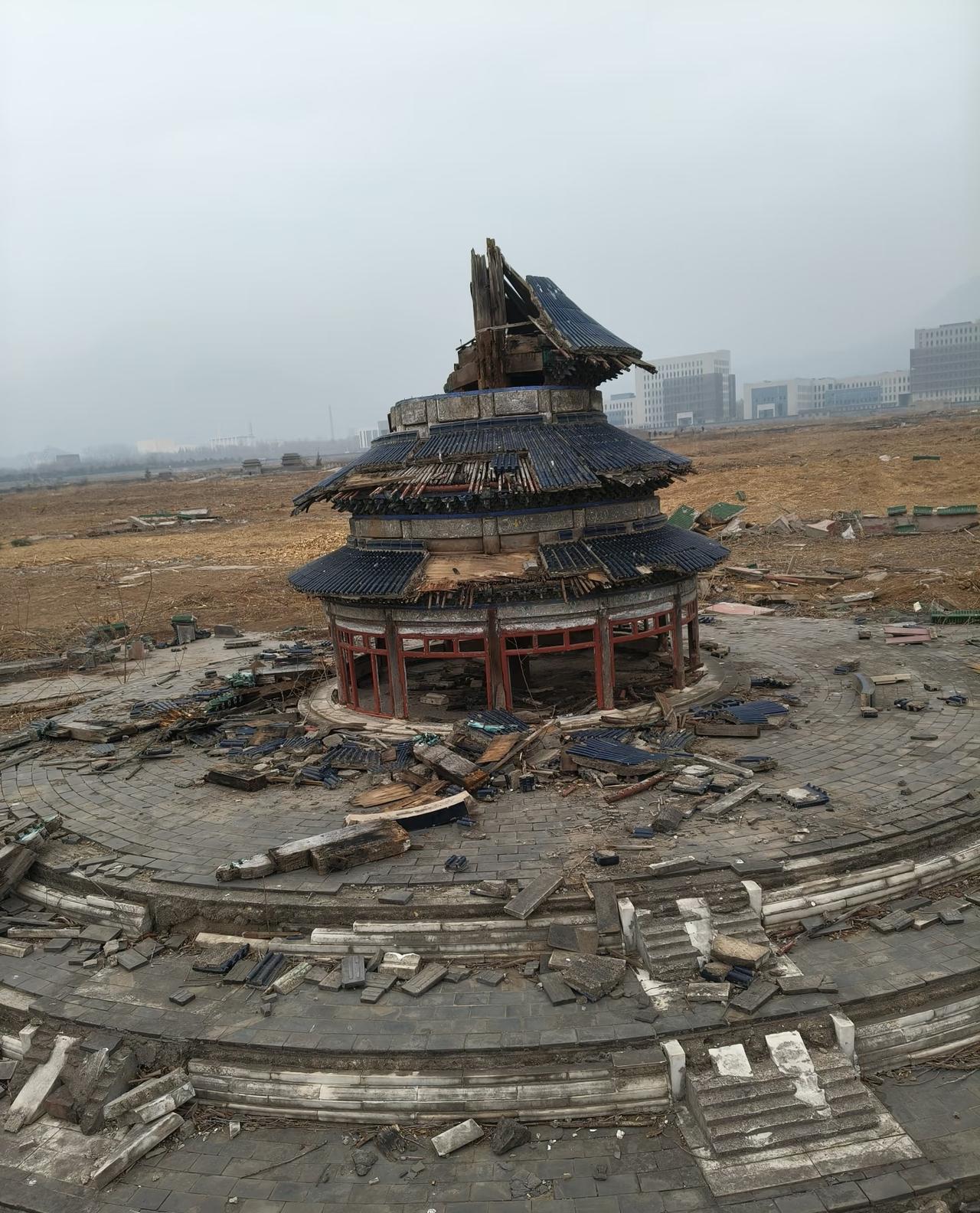 故宫如果年久失修，大概也就是此般观景吧