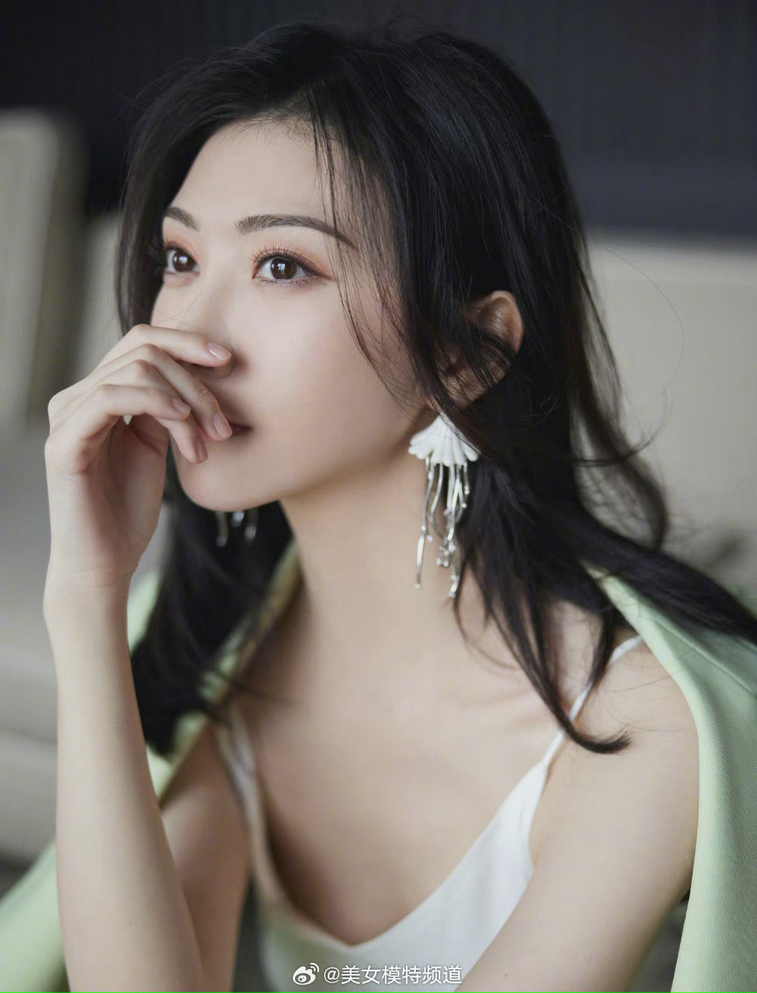 景甜姐姐的一组西装温柔穿搭大片