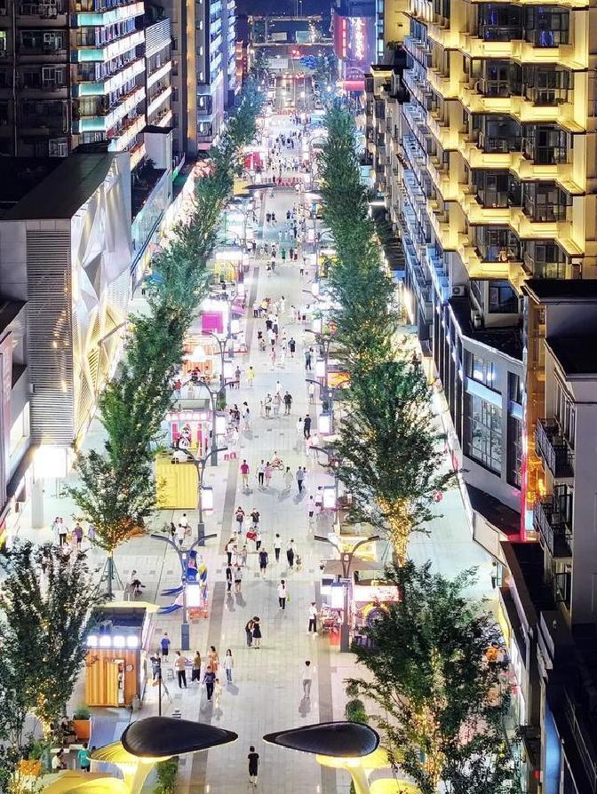 说起湖北黄石，很多人想到的是老工业基地，但这两年，这座城市正悄悄“变脸”。最近，