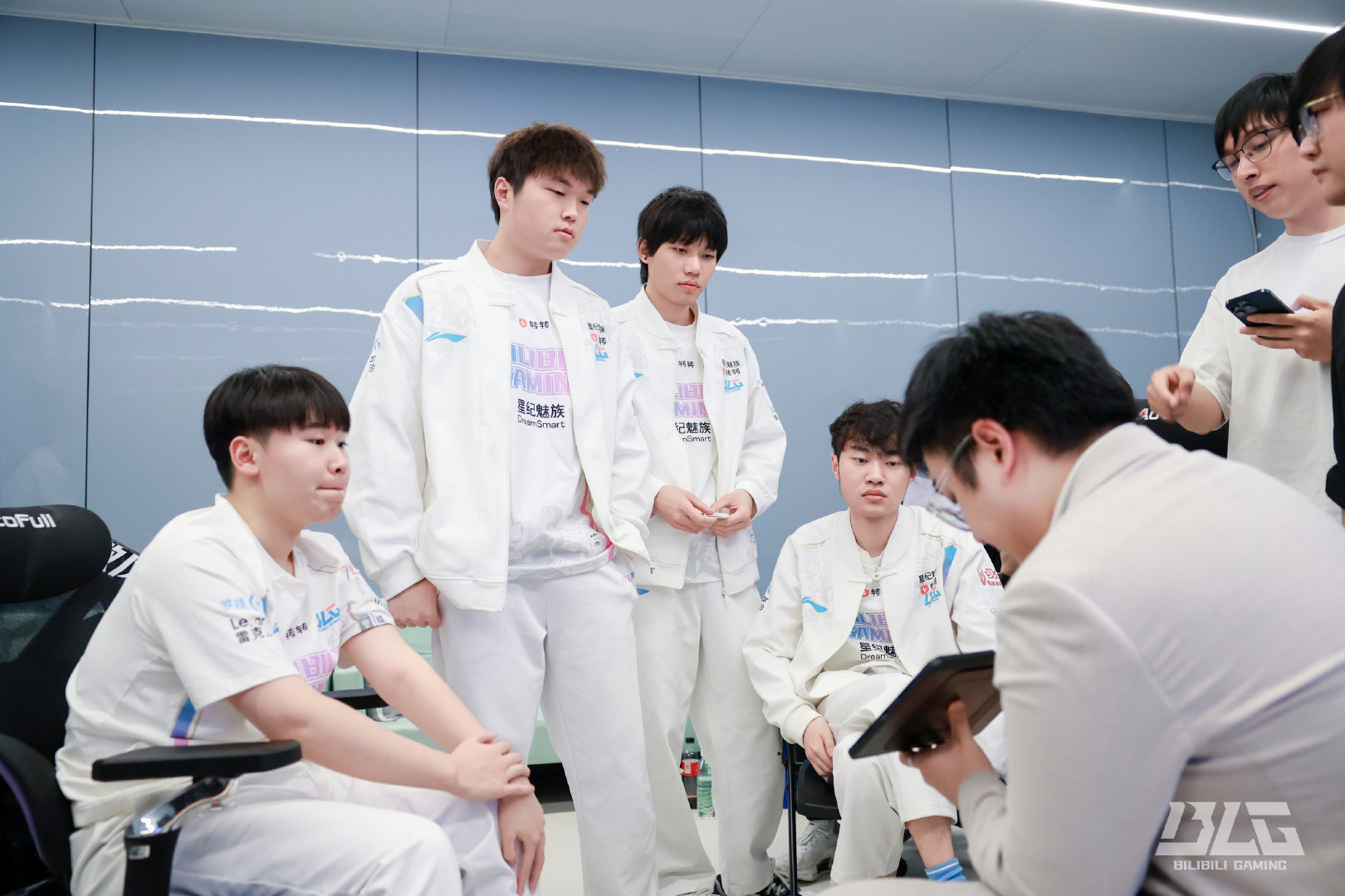 都怪休赛期乱操作? BLG一度低迷 休赛期扶正Wei、茂凯 今日调整赢下WBG