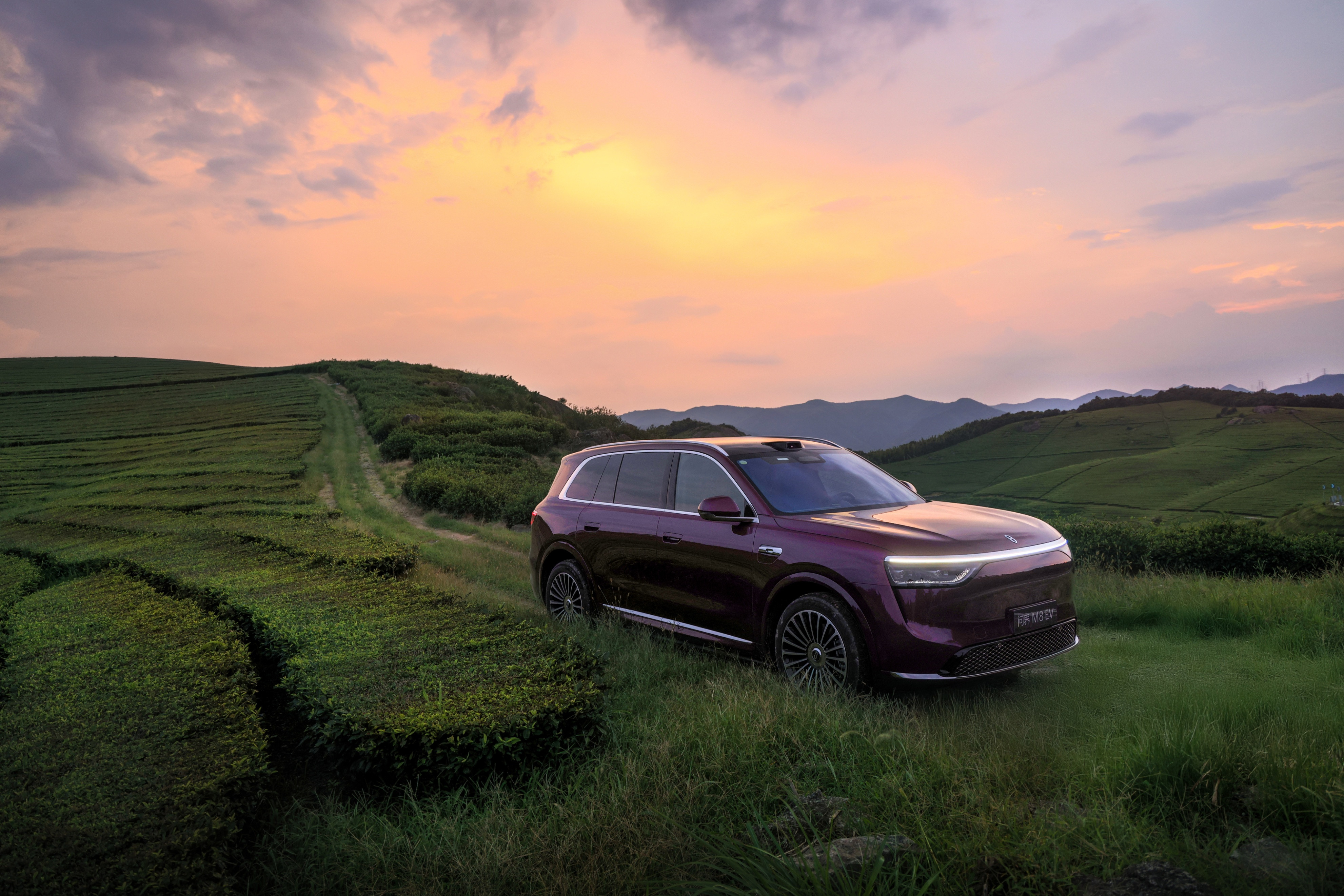 无缝衔接的数字生活：问界M8如何让全家人的春节归途更从容对许多家庭而...