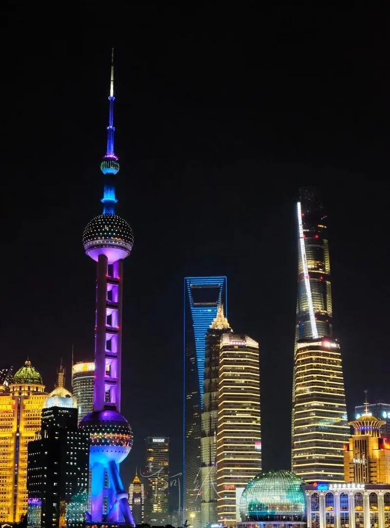 馆长这次大陆行效果远超预期台湾网红馆长自发到大陆来游玩并搞直播，效果非常好，远