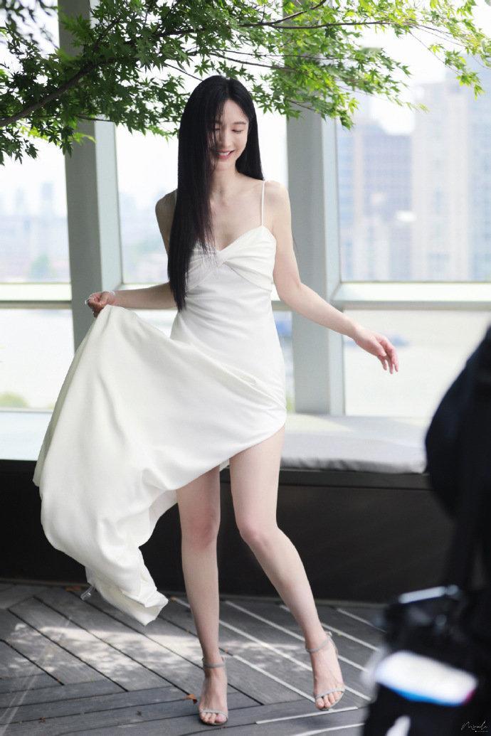 #张俪#生图很给力，这套白色也太清爽了吧​