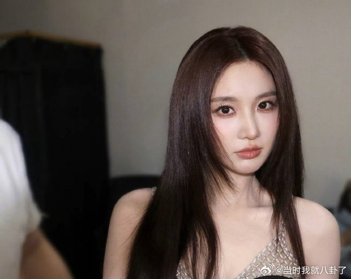 谢娜张慧雯炅女郎张慧雯拉票现场侧手翻，舞台超绝，好有魅力啊不愧是何老师严选乘