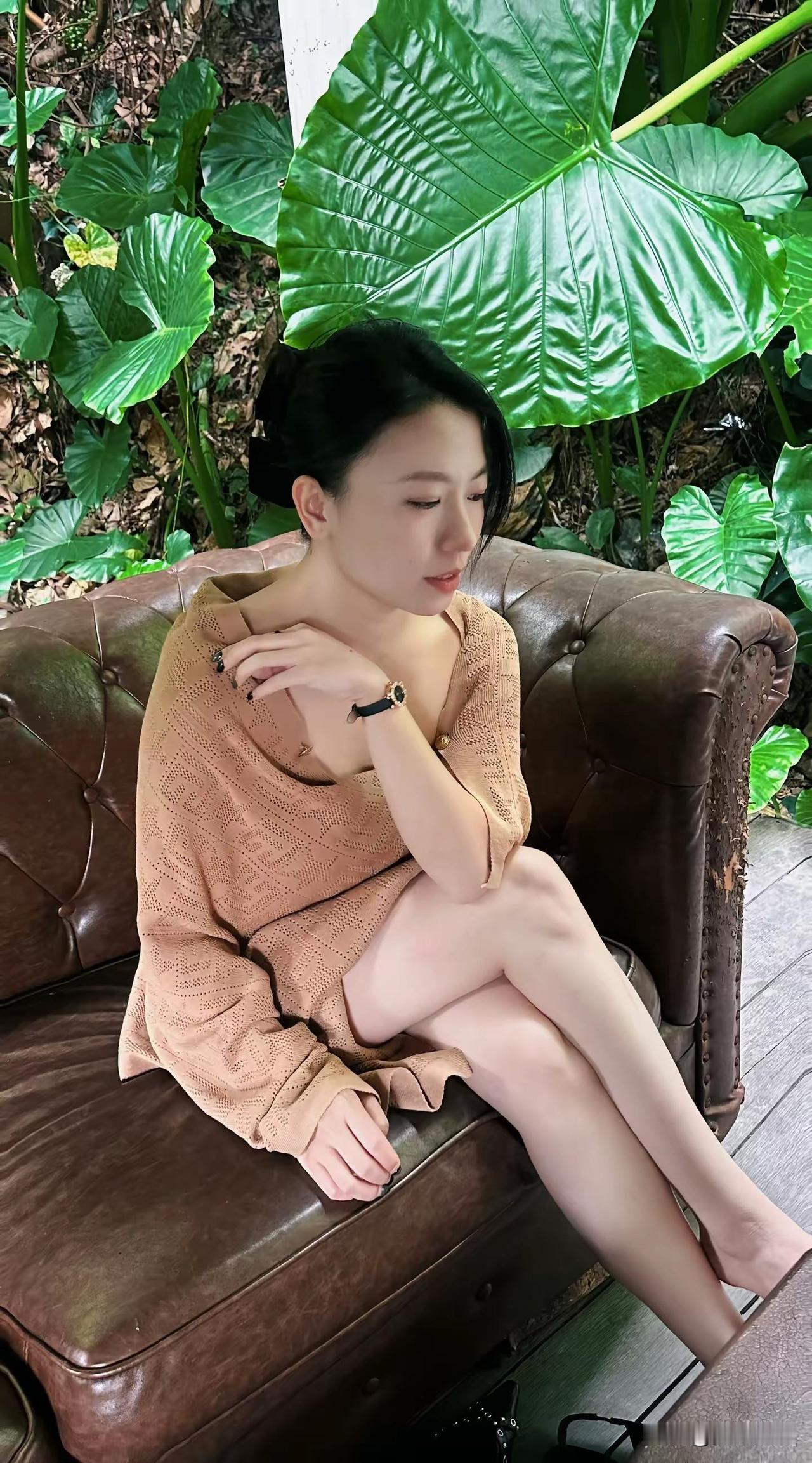 一池静水半亩清荷