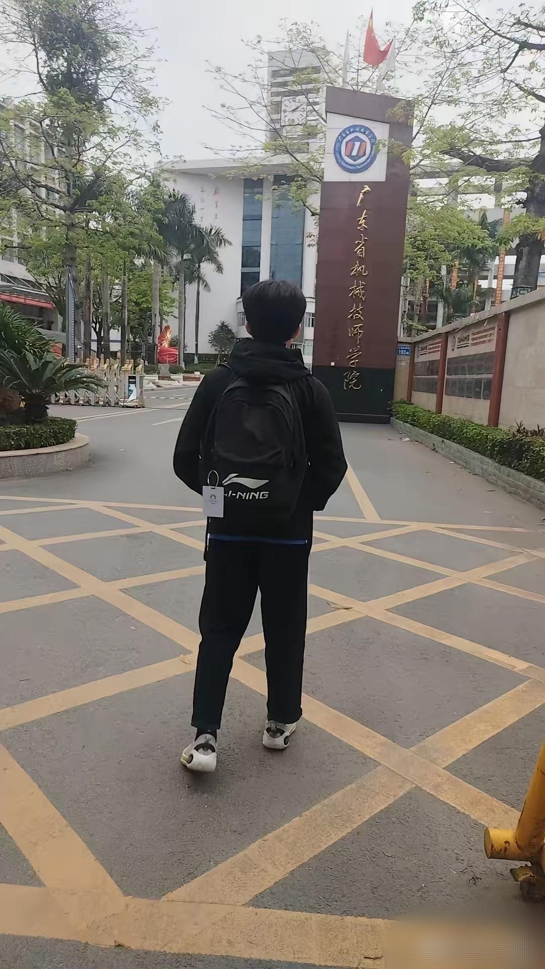 太感谢我儿子的清醒了！​16岁的儿子在深圳读初三了，成绩很一般，我现只能给他选