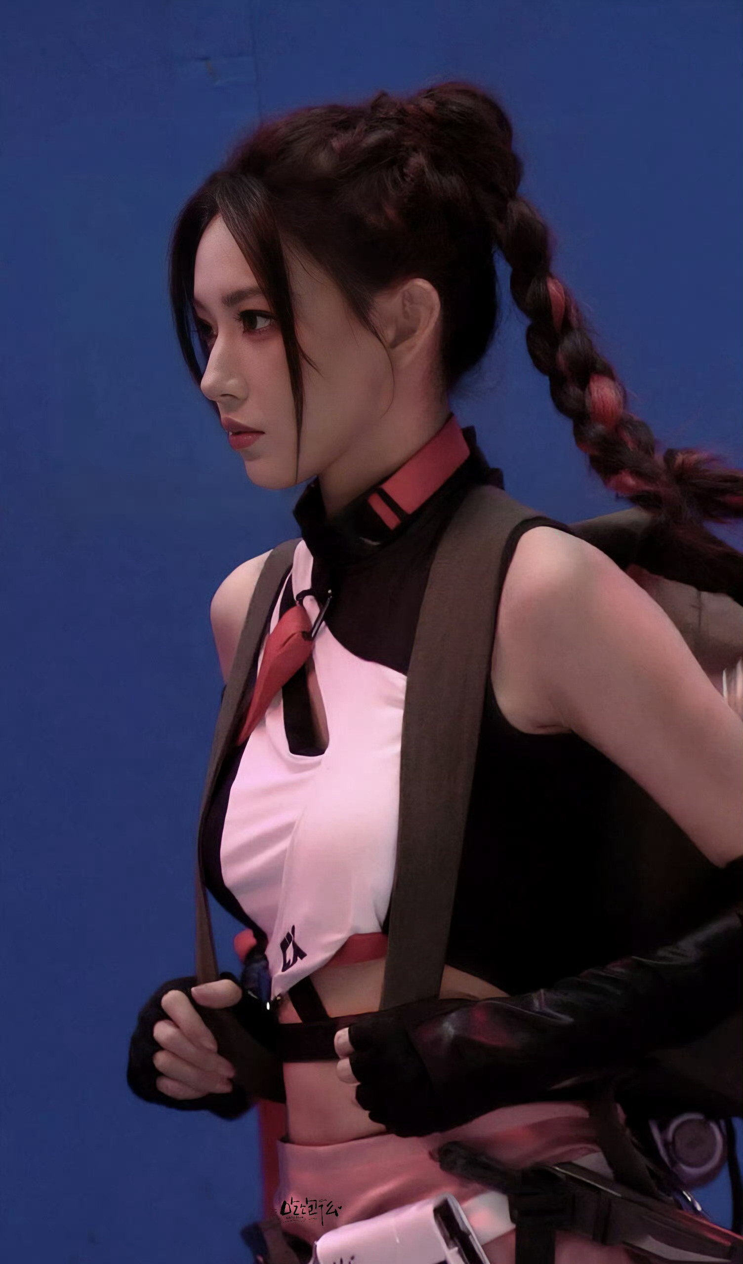 程潇cx程潇乌青鸾这个世界满是假象，唯有痛苦从不说谎​​​