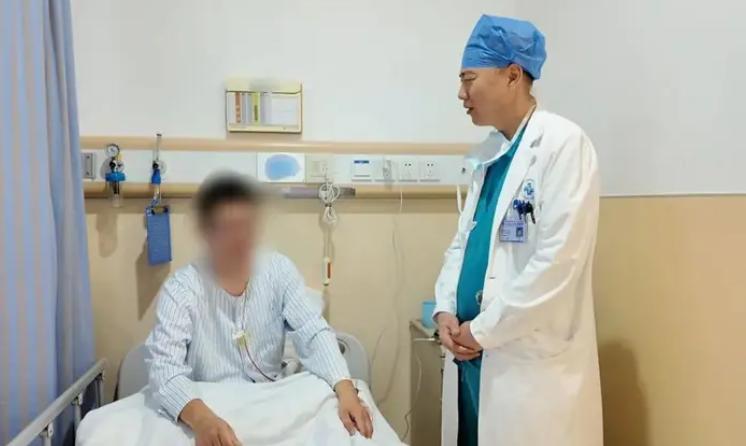 “太折磨人了！”7月28日报道，广东，一男子初中时，听力下降，之后耳鸣加剧，被当