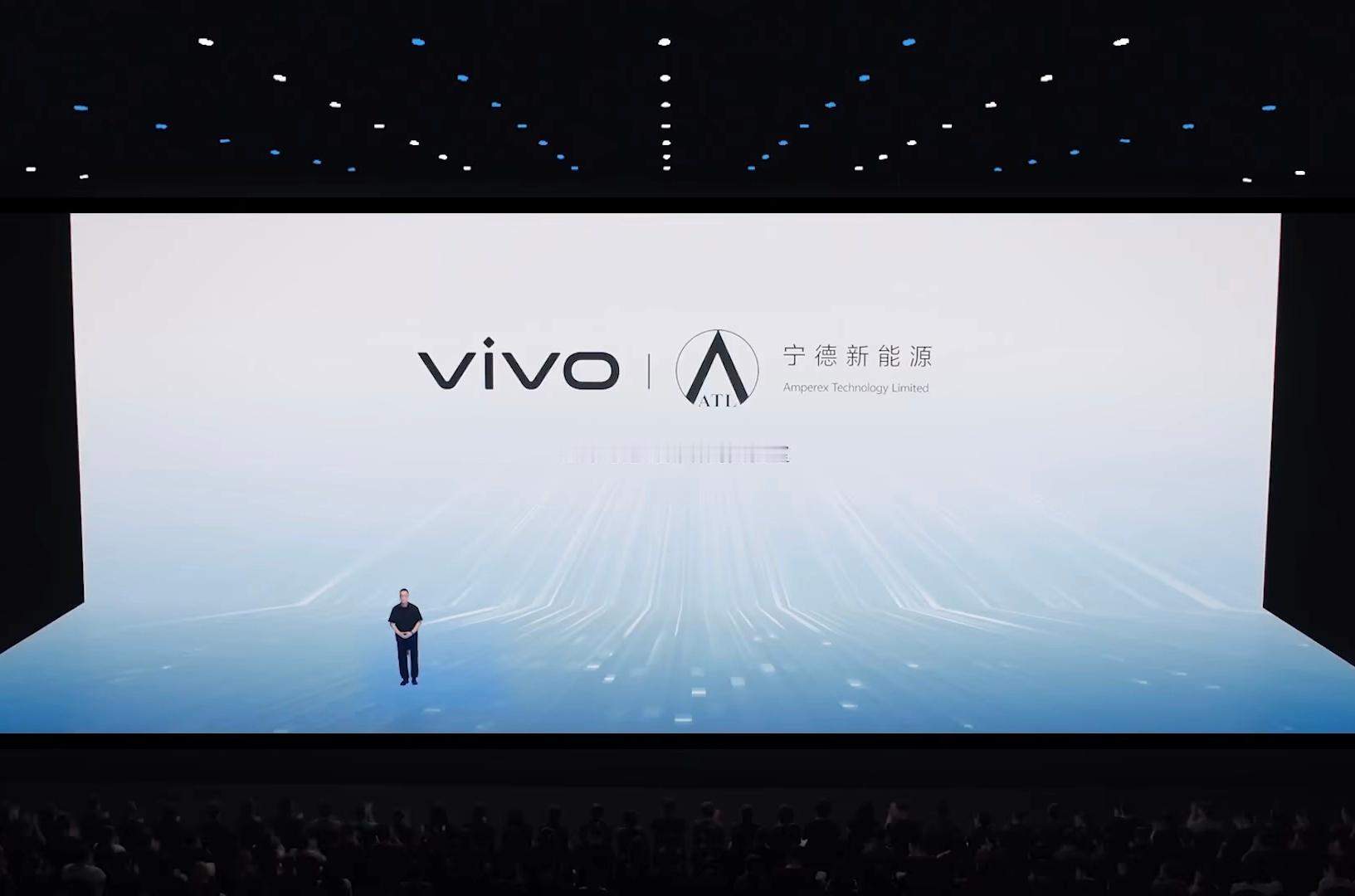 vivoXFold5首发等效6000mAh蓝海电池，行业首发第四代硅负极技术