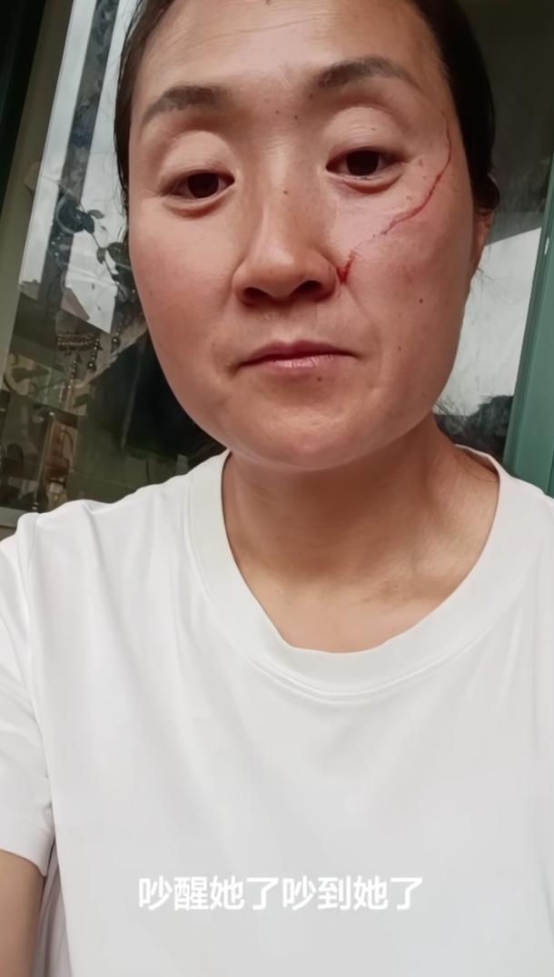 太心寒了！一位妈妈在网上讲述了她的遭遇，高考刚过，只因中午做饭吵醒了熟睡的女儿。
