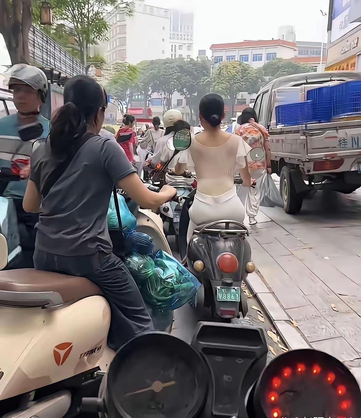 现在还觉得骑电动车不堵车吗