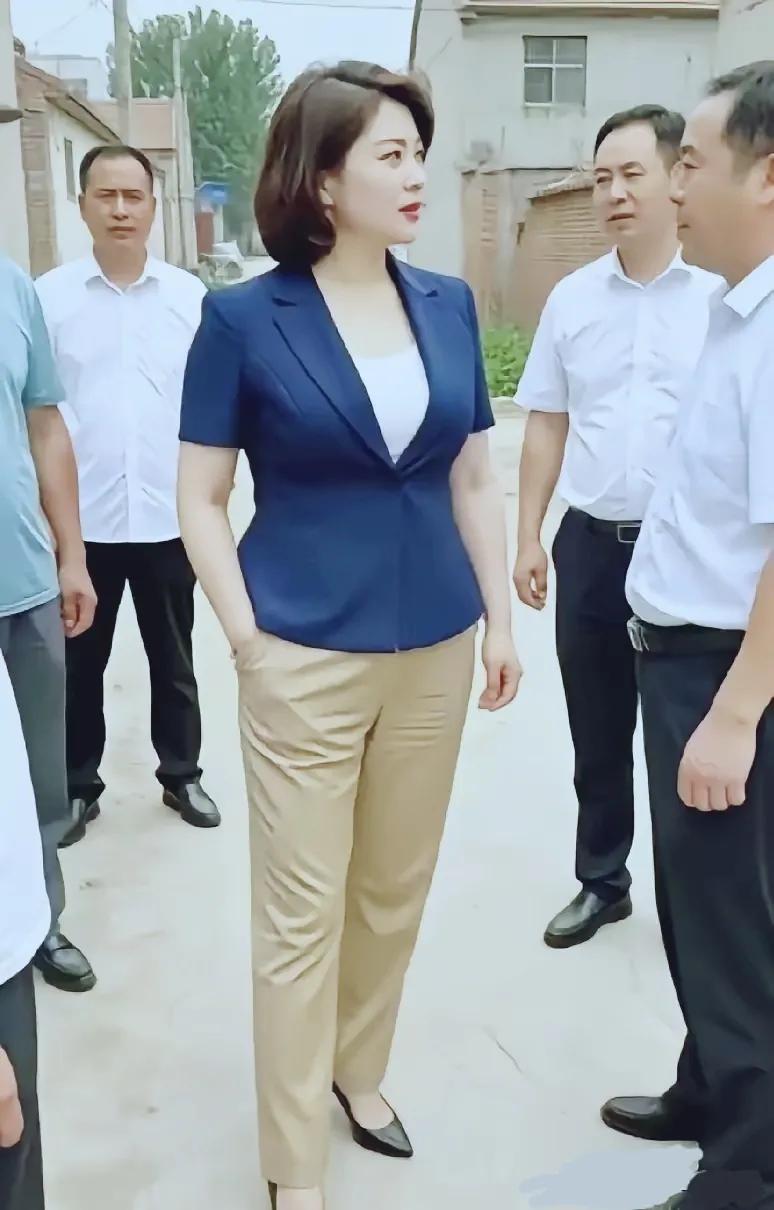 走进村庄，深入基层，推动乡村振兴。问问老百姓的收入增加了没有…