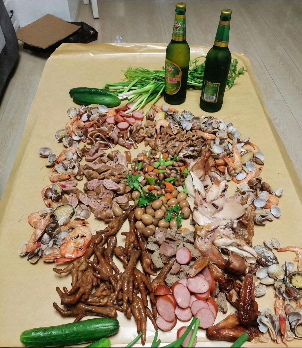 左右两份拼菜都是100元，是你你会选哪份？
