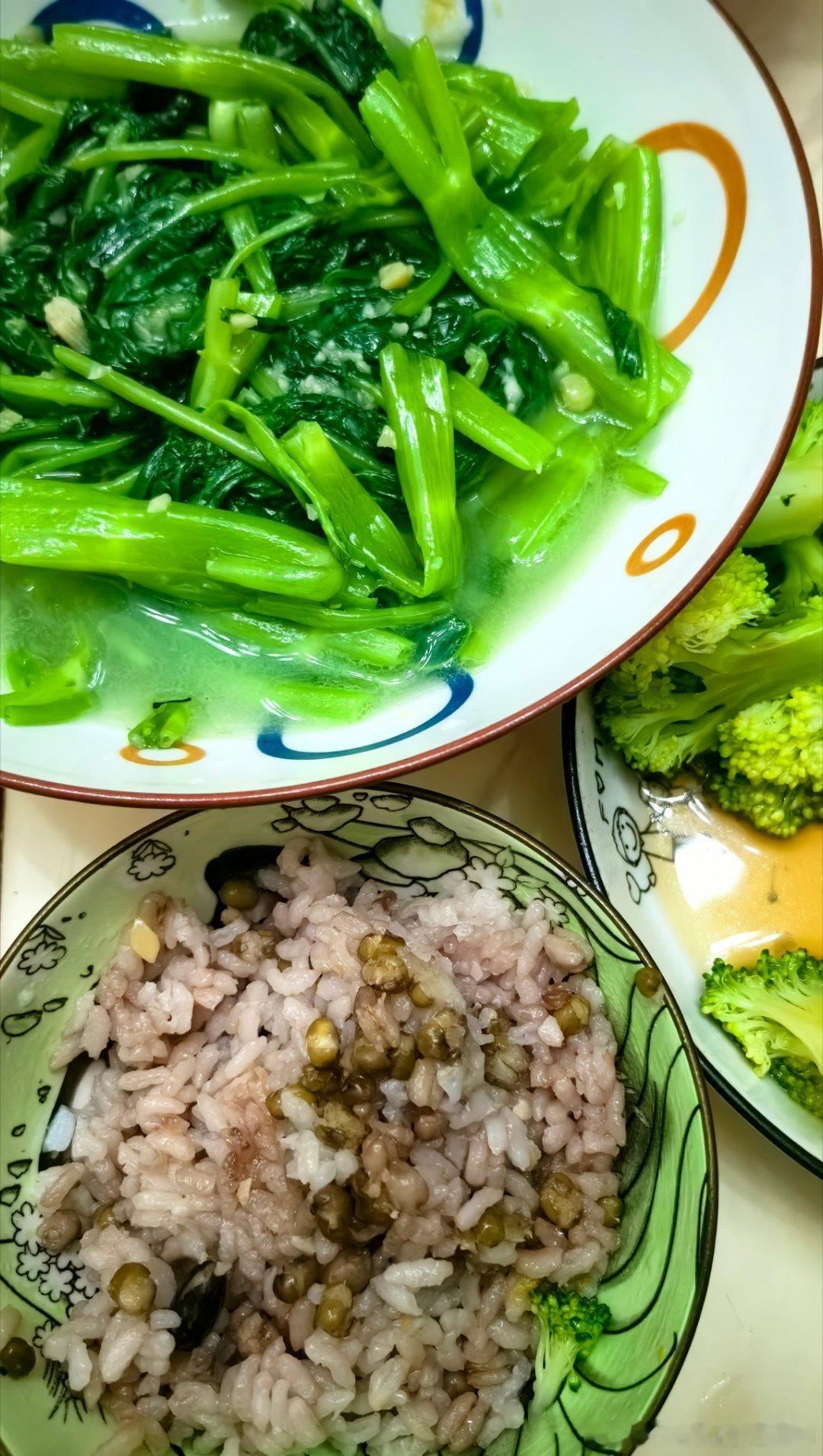 真心建议你常吃抗炎食物终于明白抗炎食物有哪些了抗炎饮食主要有以下推荐1⃣碳水化