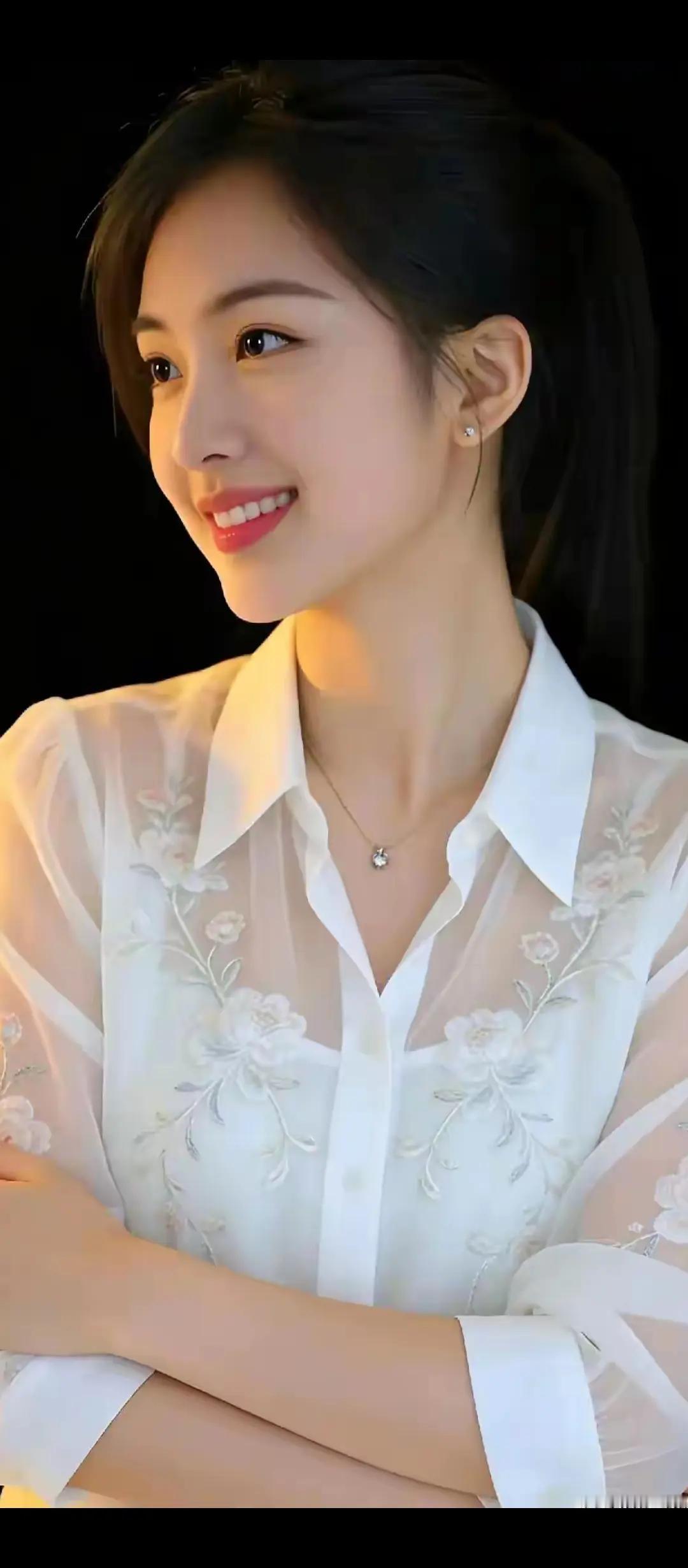 成熟稳重的美女你喜欢吗?喜欢成熟稳重的女人，通常是因为她们能带来一种“稳定感”