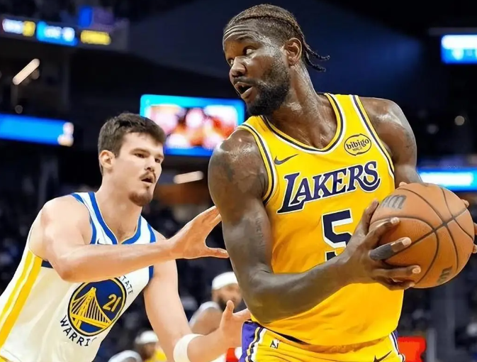 可以考虑交易艾顿了艾顿夏天绝对不能大额续约，但是少了估计他肯定不干，我觉得12