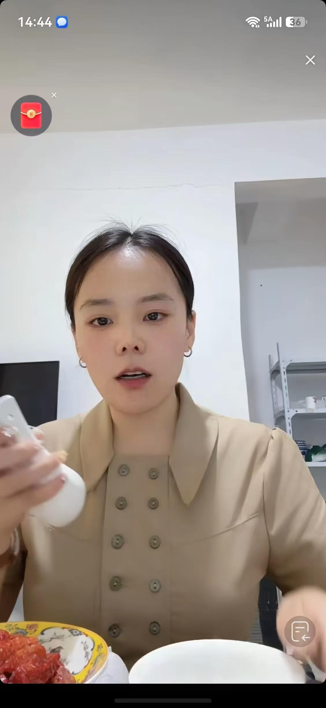 熊磊含沙射影说，“打着赚钱的名义装善良，有点过分了。”躺赢，躺着赢，不躺就不会赢