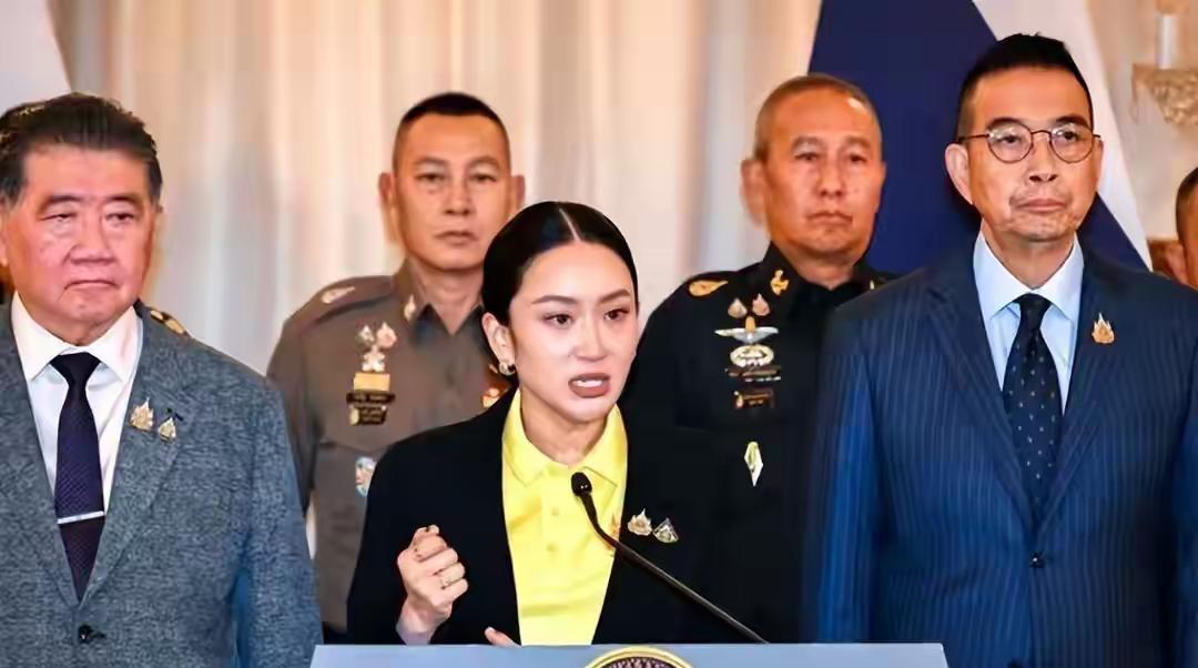 佩通坦被解职，最大的赢家是泰国军方，军方不动一兵一卒，结束了佩通坦的总理职务。与