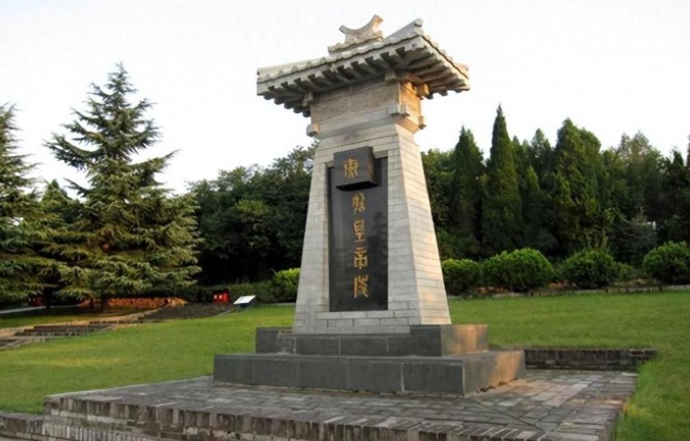 秦始皇陵上有棵石榴树长了2000多年竟然全身发黑，专家一检测彻底震惊了秦始皇