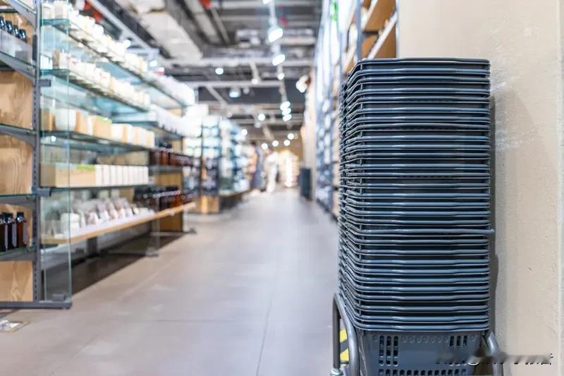  家人们！超市深夜21点后才是省钱天堂！熟食、鲜奶、面包直接5折清仓，我上周用8