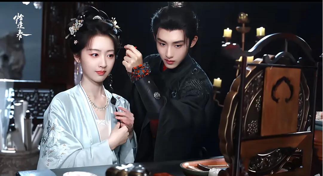 突然发现现在的偶像剧男女主都是小尖脸，其实换以前，这种脸型演的都是丫鬟小厮，古装