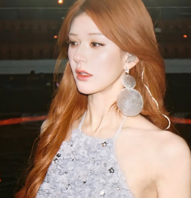 赵露思姐姐等我成年就去见你