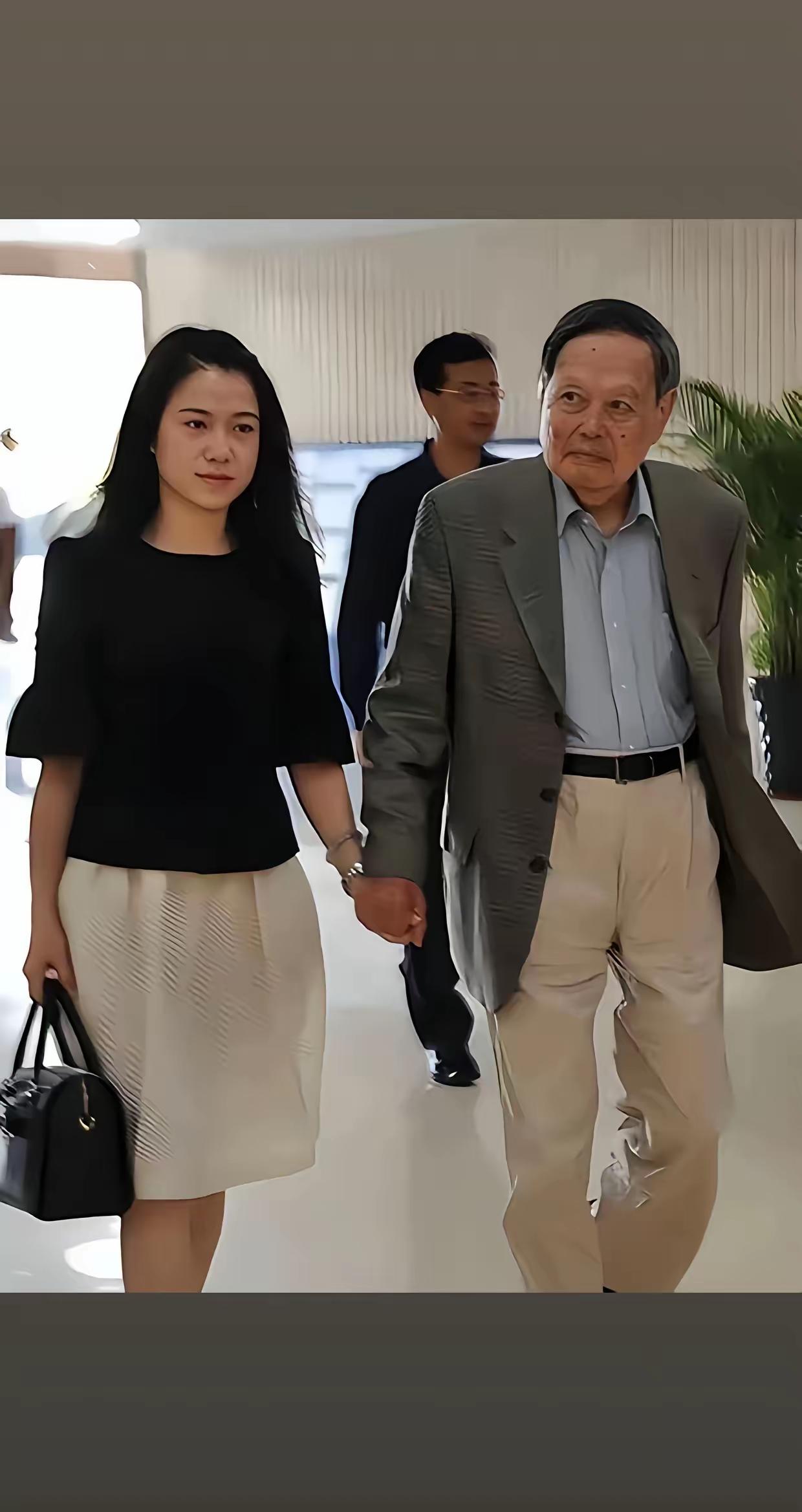 好多人在聊翁帆，但都聊不到点子上去，她在这场婚姻中到底得到了什么？在