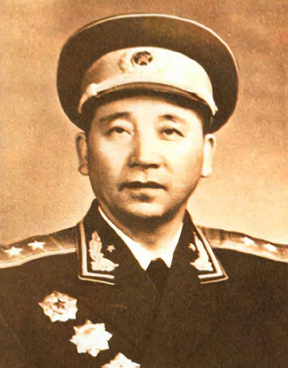 1973年，叶剑英亲自召见秦基伟，感慨地安慰他：这些年被靠边站并没有白白浪费！