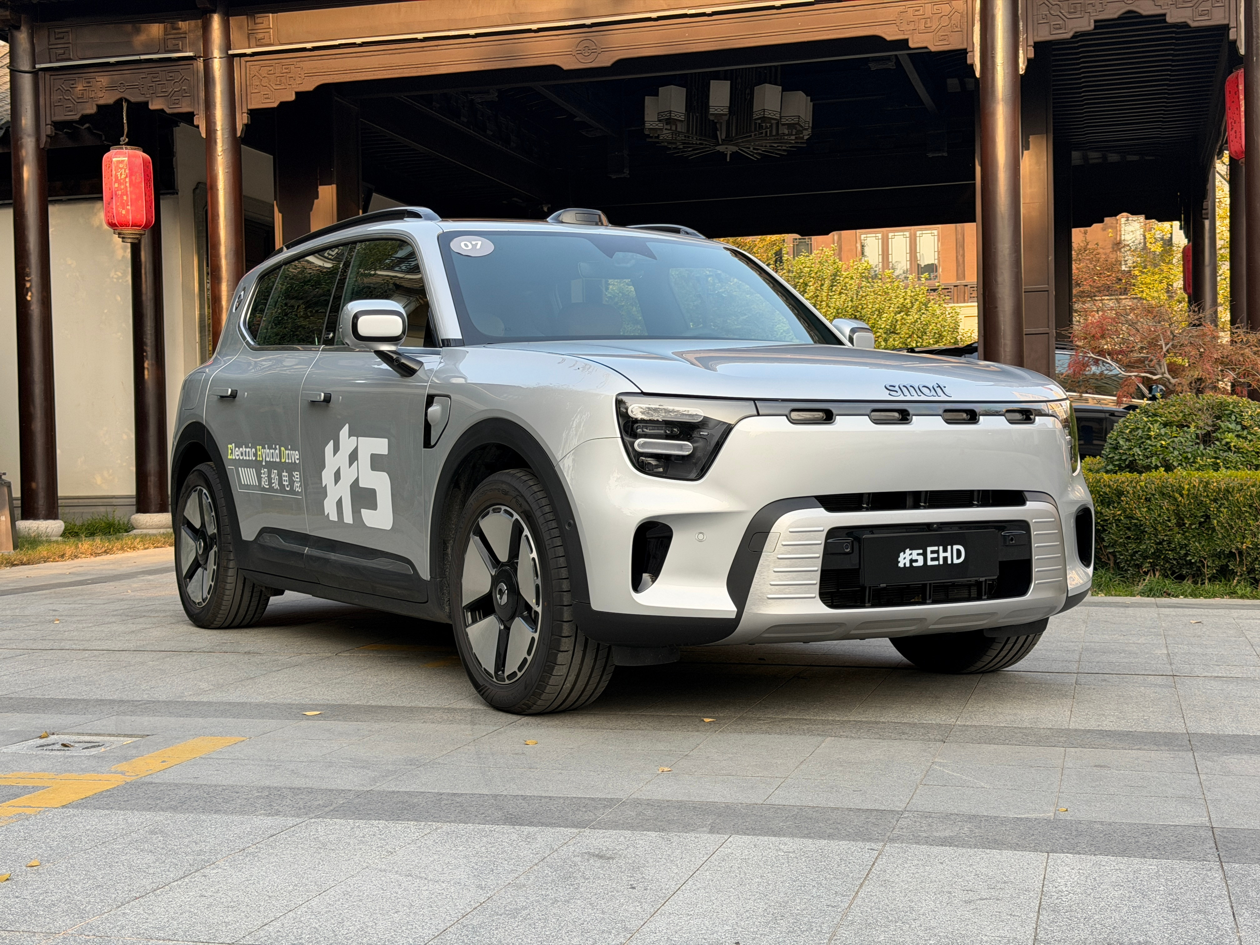 带着问题去试车在国内新能源汽车领域，smart在积极布局和完善新能源产品线，2