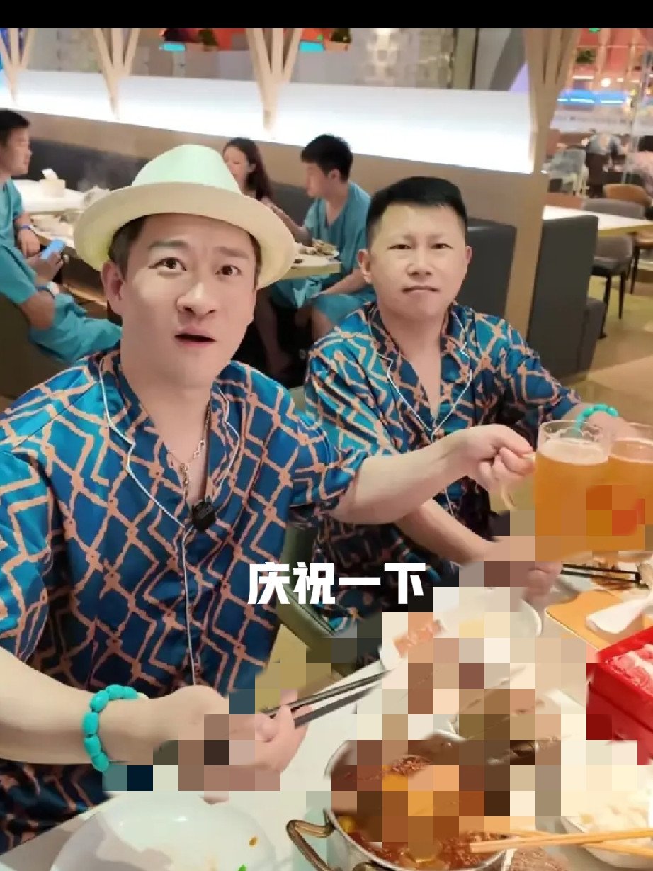 相声名家曹云金实力雄厚！昨天曹云金直播时说道：我一年有150多场的演出，我在北京