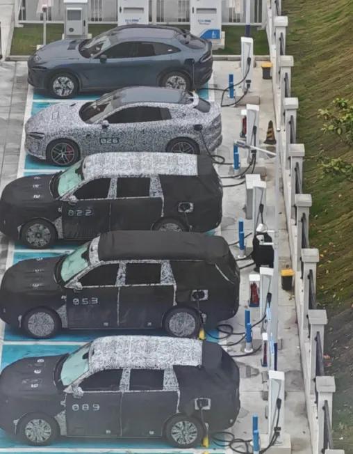 小米又一款新车型曝光?小米的野心，远不止于运动轿车。SU7和YU7确实卖得不