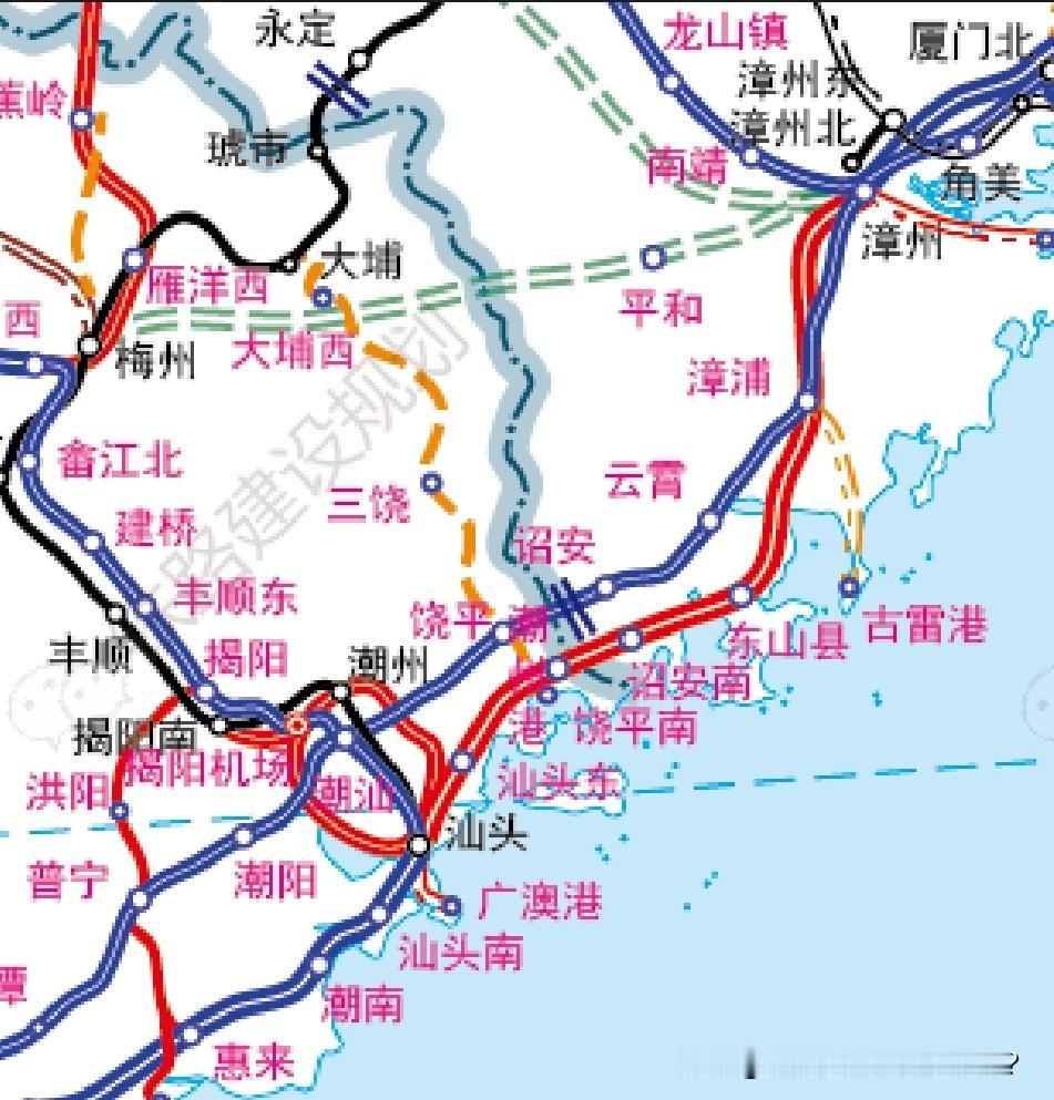 图纸改了！漳汕高铁曾经规划潮州东站，可研审查阶段直接被否，替换成饶平南站。很多人