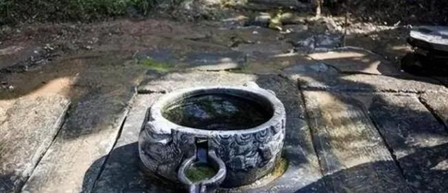 故宫所有的井水是不能喝的，故宫有72口水井，但是没有一口井水能去喝，为什么？故宫