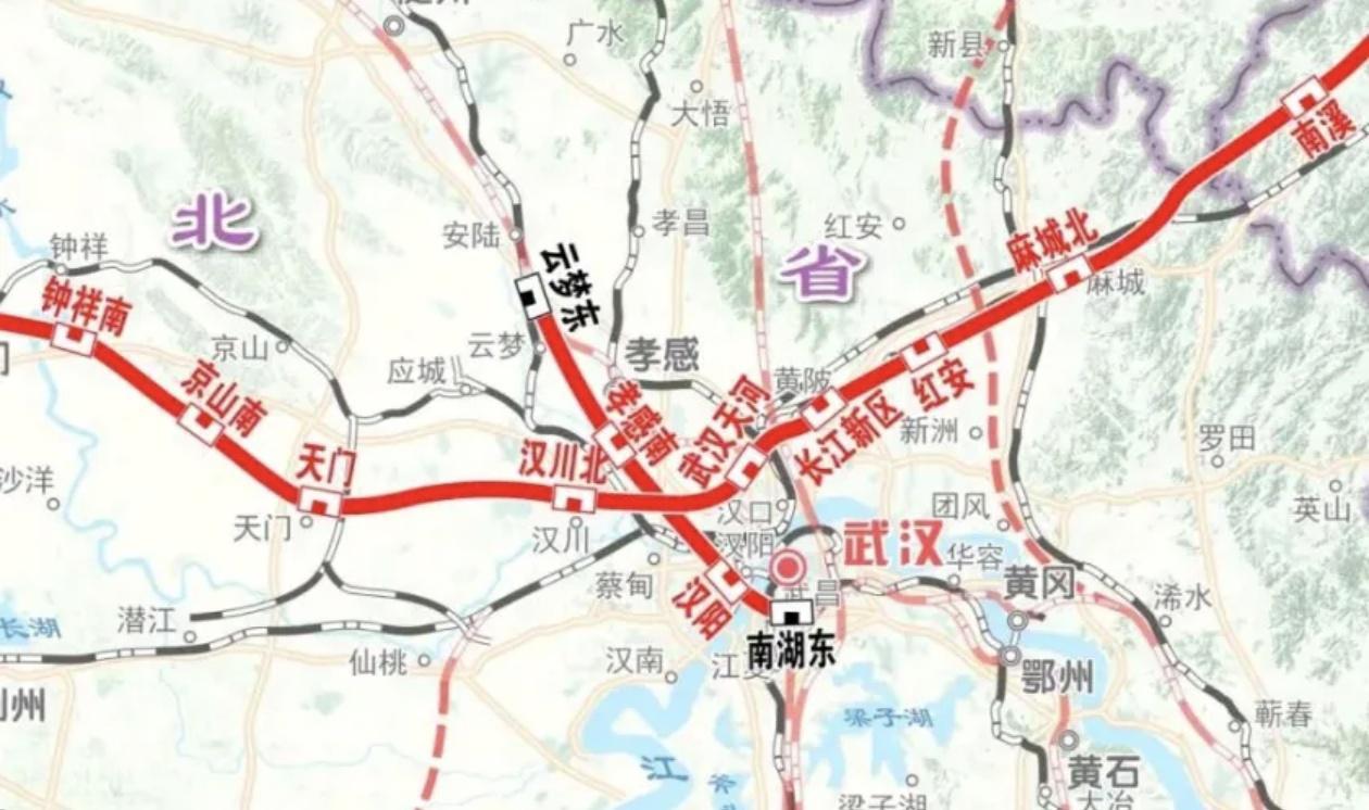 武汉枢纽直通线，云梦东至革新线路所先行开通，率先打通武西高铁“断头路”。西北来车