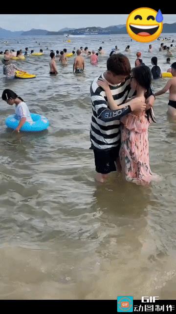 短裤被冲掉了，别问我怎么知道的[笑着哭]
