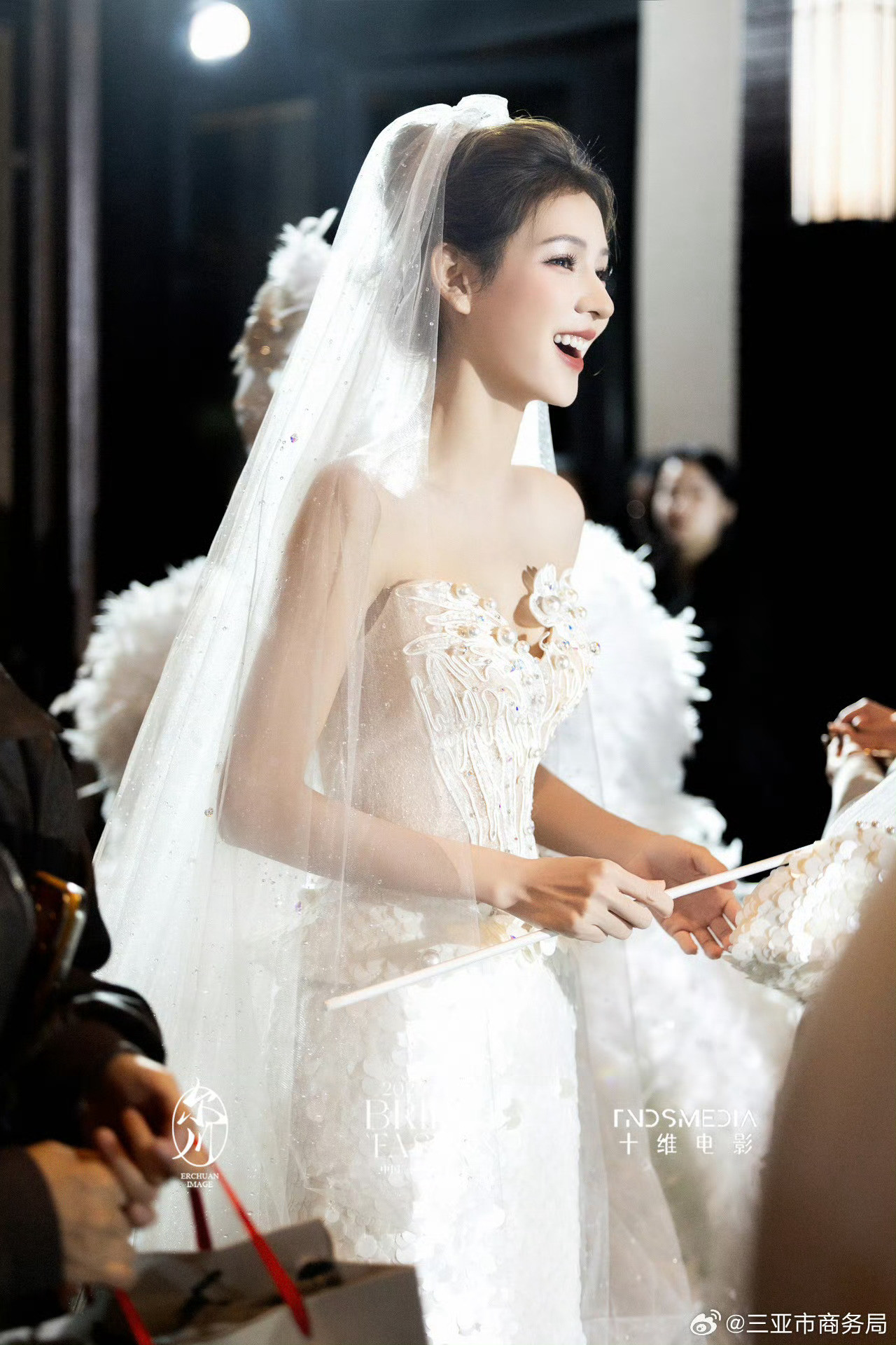 张予曦在机场接上商务了张予曦这张建模脸实在太权威了！360度无s角是这样子的都去