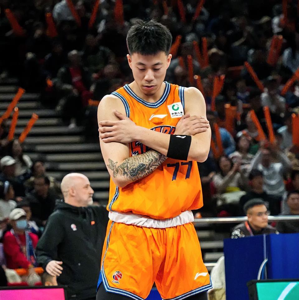 太强了，上海91-65大胜辽宁，这3位球员是上海赢球的绝对功臣！1.张镇麟，面